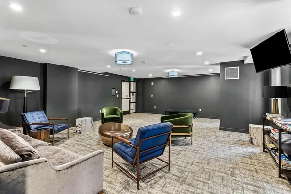 $1,998,000 | 110 Broad Street, Unit 602, Boston, MA 02110