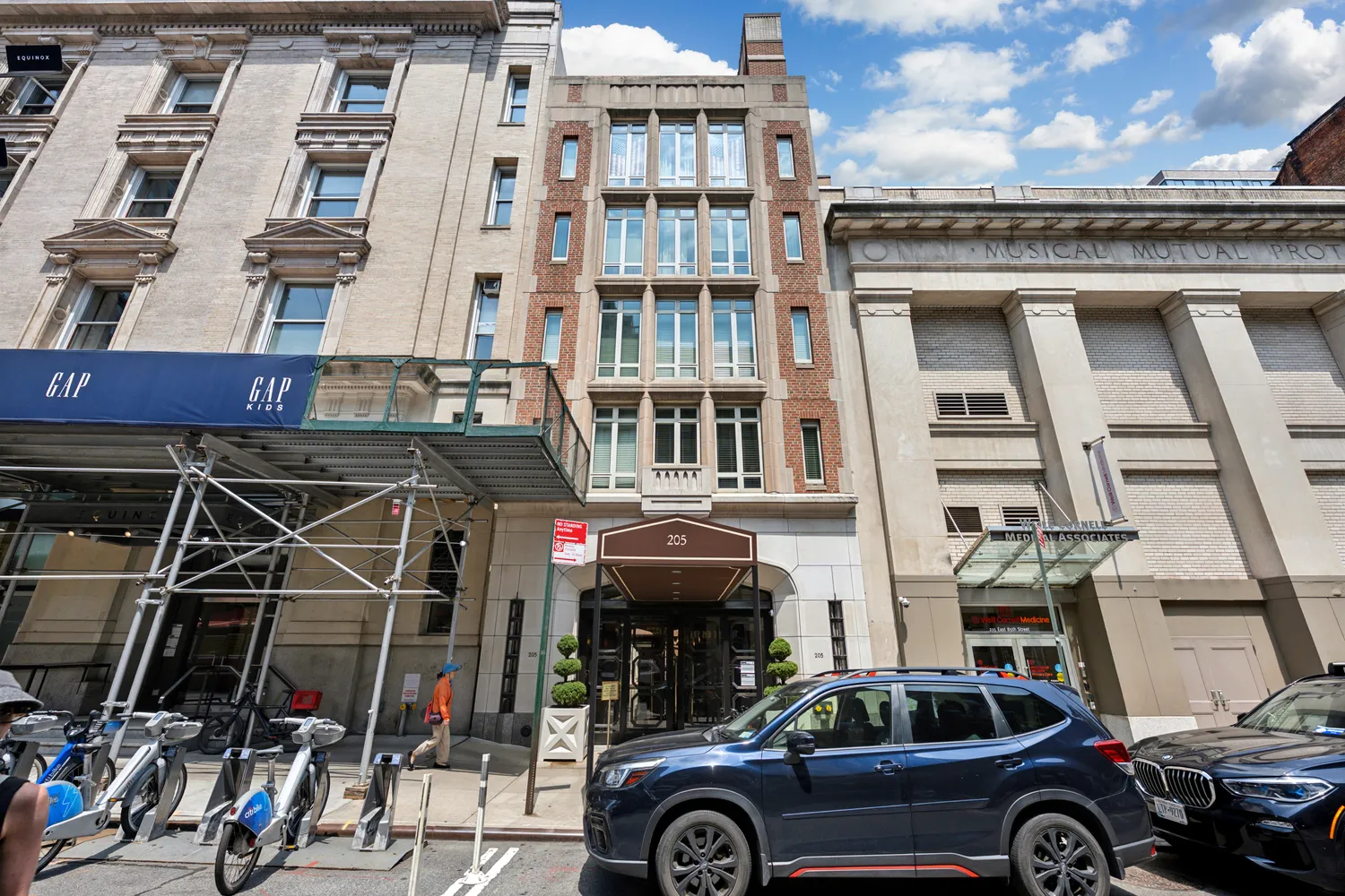 a car parked in front of a building