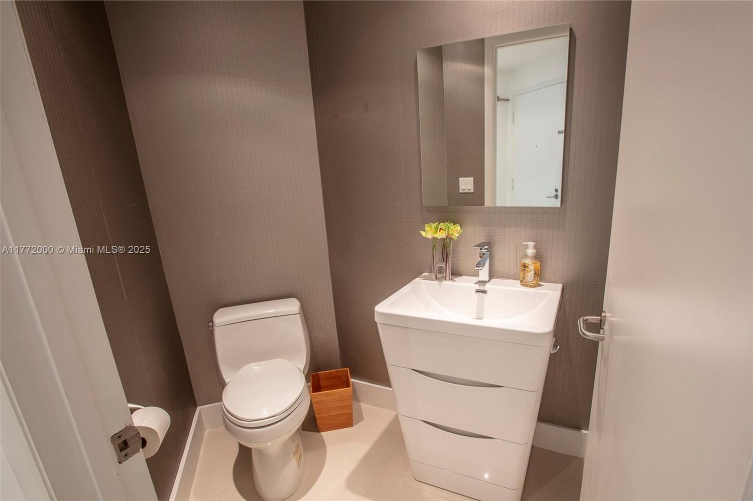 3131 Northeast 188th Street, Unit 21002 Aventura, FL 33180 - Photo 23 of 26