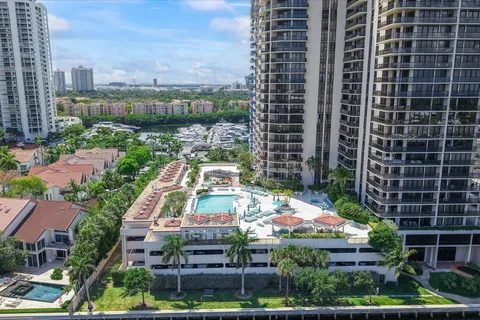 $515,000 | 19667 Turnberry Way, Unit 7B, Aventura, FL 33180