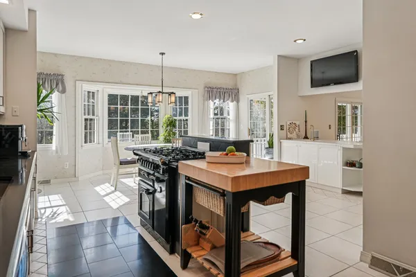 $1,150,000 | 905 Kip Lane, Neshanic Station, NJ 08853