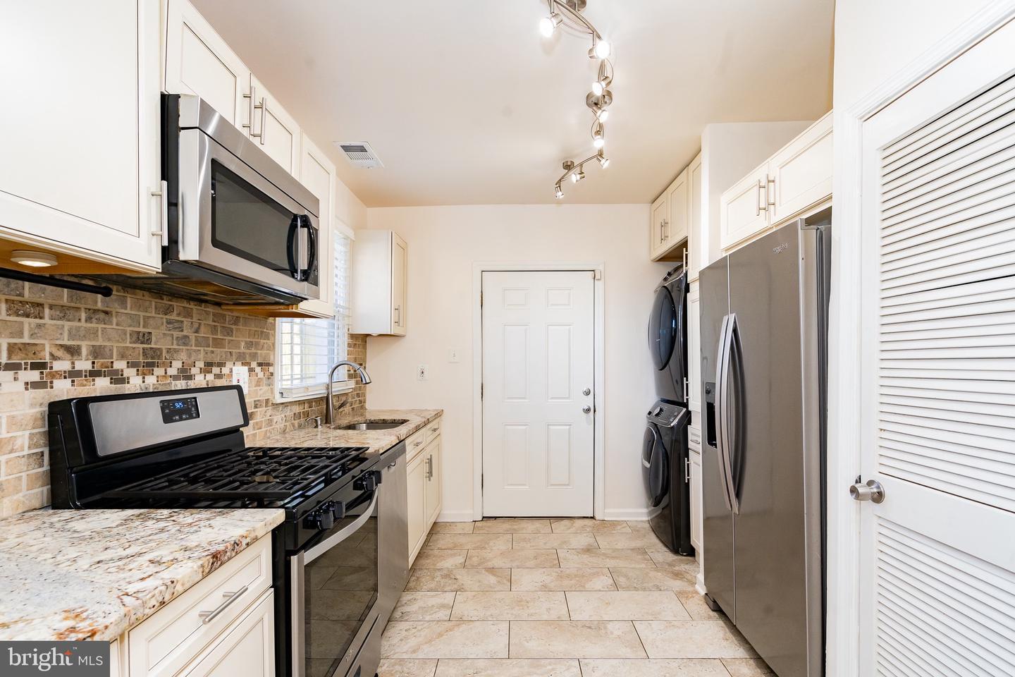 1322 Morris Road Southeast Washington, DC 20020 - Photo 8 of 19