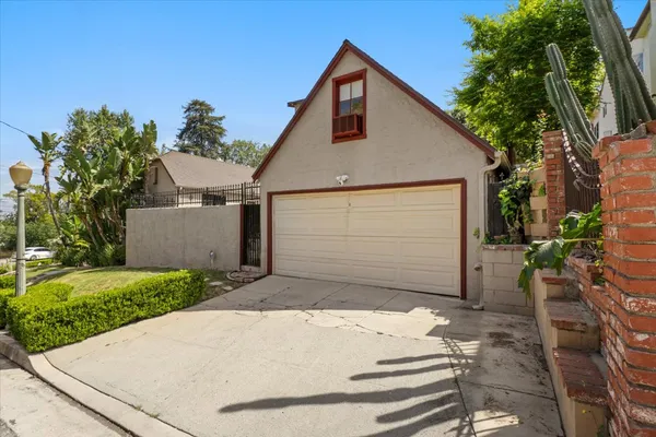 $1,999,000 | 14440 Valley Vista Boulevard, Sherman Oaks, CA 91423