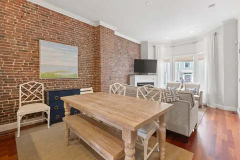 $899,000 | 554 East 5th Street, Unit 1, South Boston, MA 02127