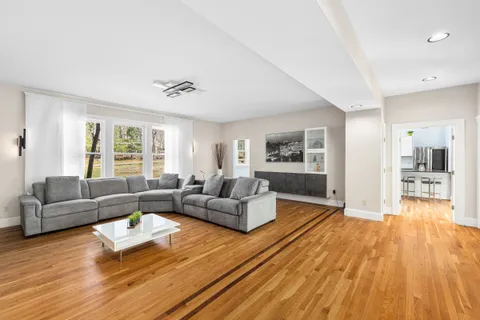 $1,799,999 | 35 River Run, East Greenwich, RI 02818