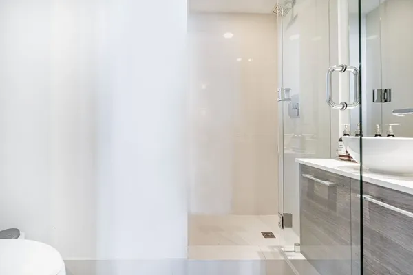 $889,000 | 650 Northeast 32nd Street, Unit 2005, Miami, FL 33137