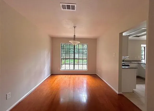 $2,300 | 63 South Stony Bridge Circle, The Woodlands, TX 77381