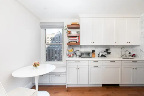 $895,000 | 433 West 34th Street, Unit 8A | Hudson Yards