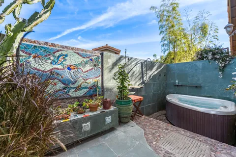 $1,095,000 | 555 Camino De Lane, Santa Barbara, CA 93111