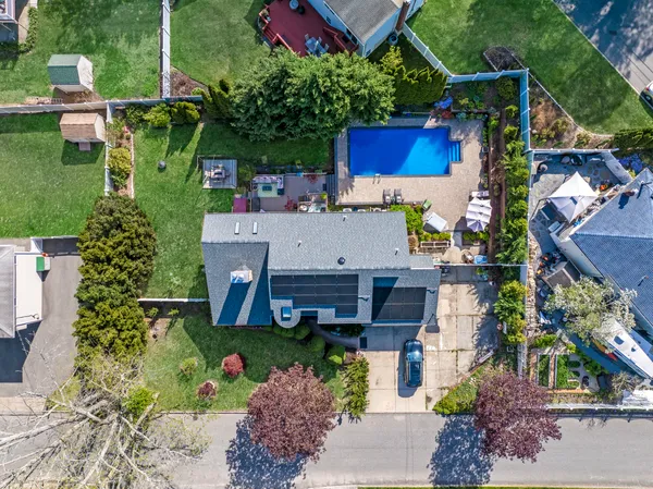 $950,000 | 27 Cypress Drive, Kings Park, NY 11754