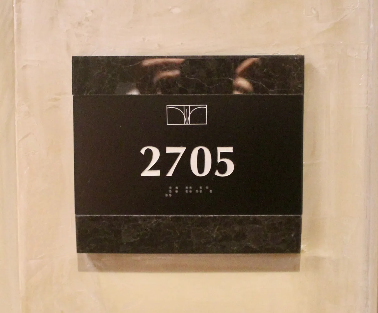 $975,000 | 1111 19th Street North, Unit 2705, Arlington, VA 22209