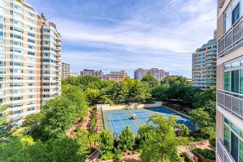 $5,200,000 | 5630 Wisconsin Avenue, Unit 805, Chevy Chase, MD 20815