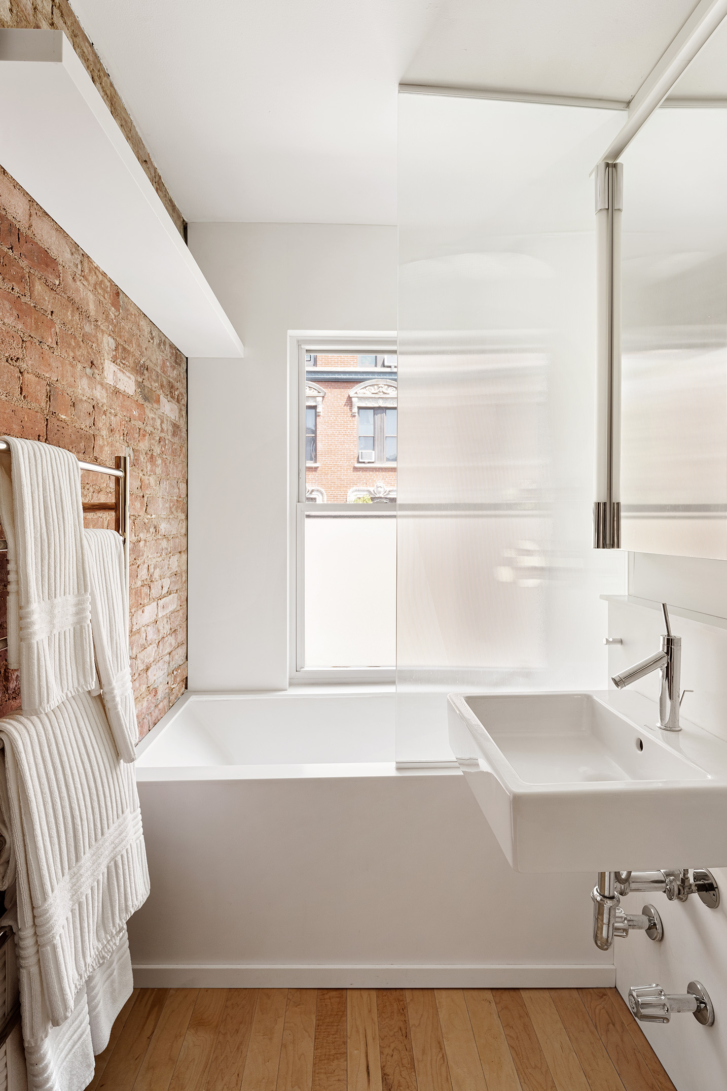 118 Perry Street, Unit J46 Manhattan, NY 10014 - Photo 7 of 9