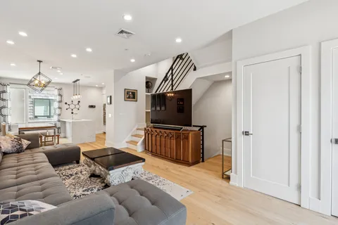 $724,900 | 1305 North 27th Street, Unit 5, Philadelphia, PA 19121