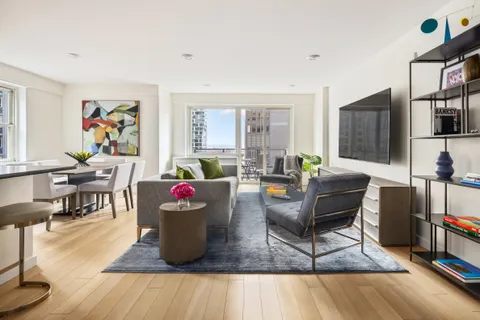 $1,850,000 | 159 West 53rd Street, Unit 34E | Theater District
