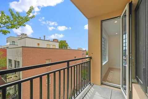 $820,000 | 90 Herbert Street, Unit 2B | Williamsburg