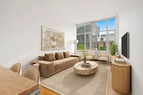 $1,150,000 | 635 West 42nd Street, Unit 2H | Hell's Kitchen