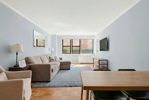 $1,785,000 | 201 East 21st Street, Unit 2FG | Gramercy
