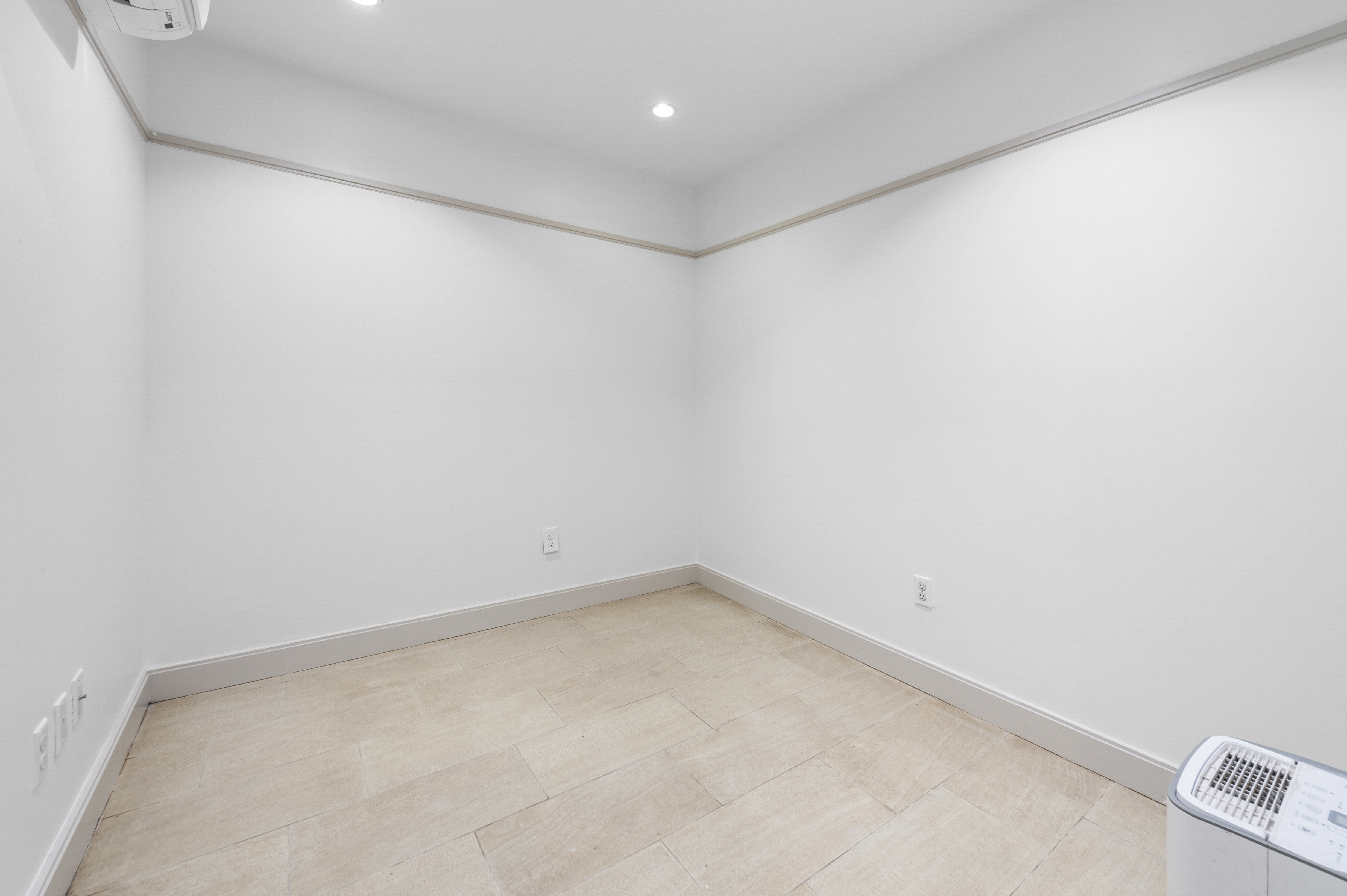 459 West 43rd Street, Unit 1B Manhattan, NY 10036 - Photo 5 of 10