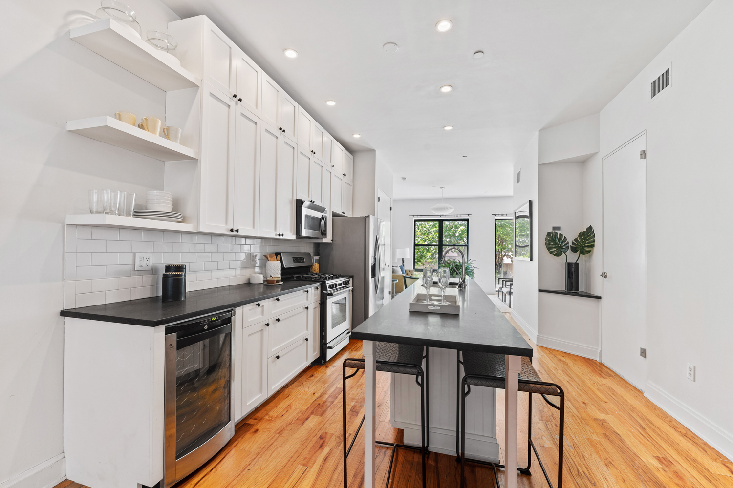 102 Havemeyer Street, Unit 2B Brooklyn, NY 11211 - Photo 3 of 14