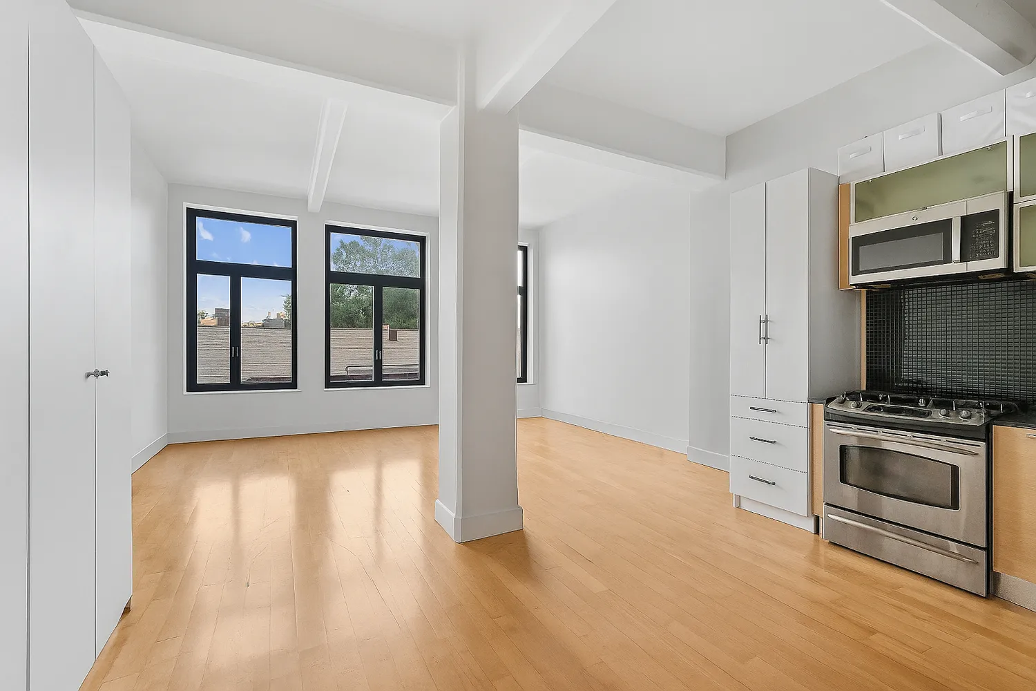 $4,000 | 242 South 1st Street, Unit 2B | Williamsburg