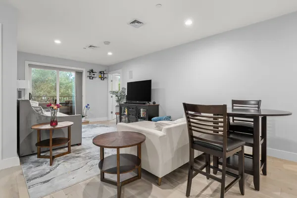 Contact Agent | 150 West Broadway, Unit 203, South Boston, MA 02127