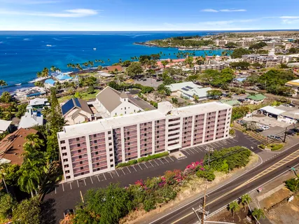 $500,000 | 75-5766 Kuakini Highway, Unit 406, Kailua-Kona, HI 96740