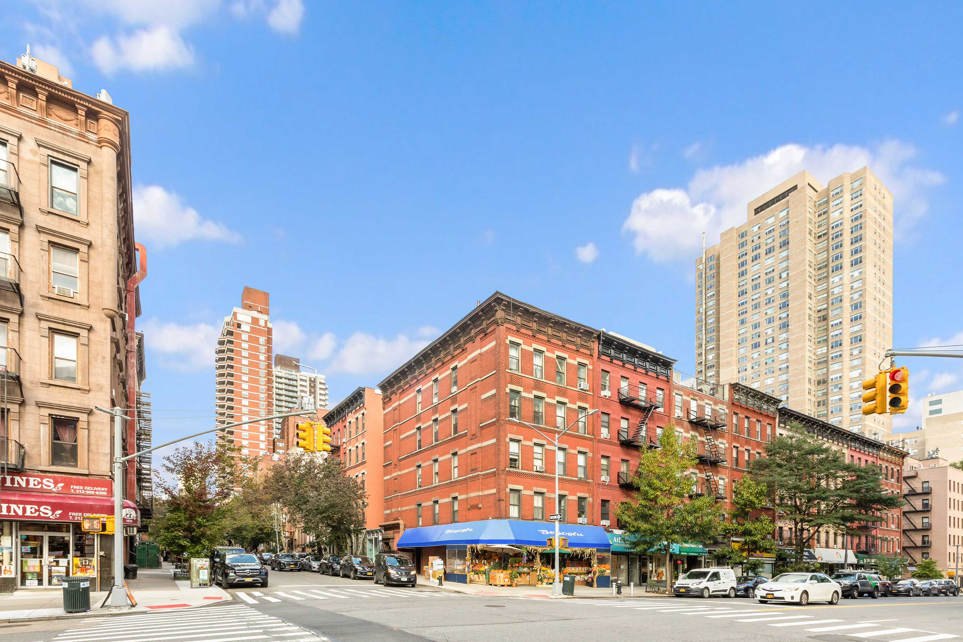 1582 York Avenue, Unit 3A Manhattan, NY 10028 - Photo 6 of 10 a view of a building and a street