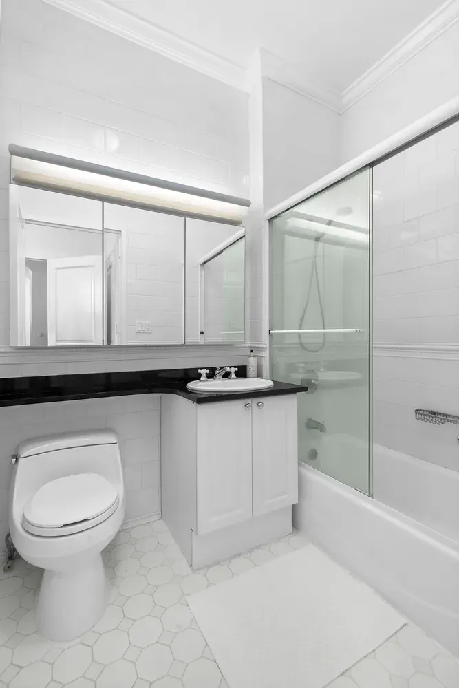 $4,600 | 350 East 82nd Street, Unit 5J | Upper East Side