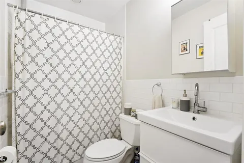 $675,000 | 275 5th Street, Unit 2, Jersey City, NJ 07302