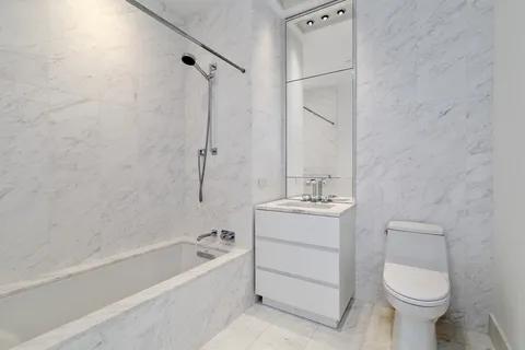 $3,950,000 | 111 Murray Street, Unit 16B | TriBeCa