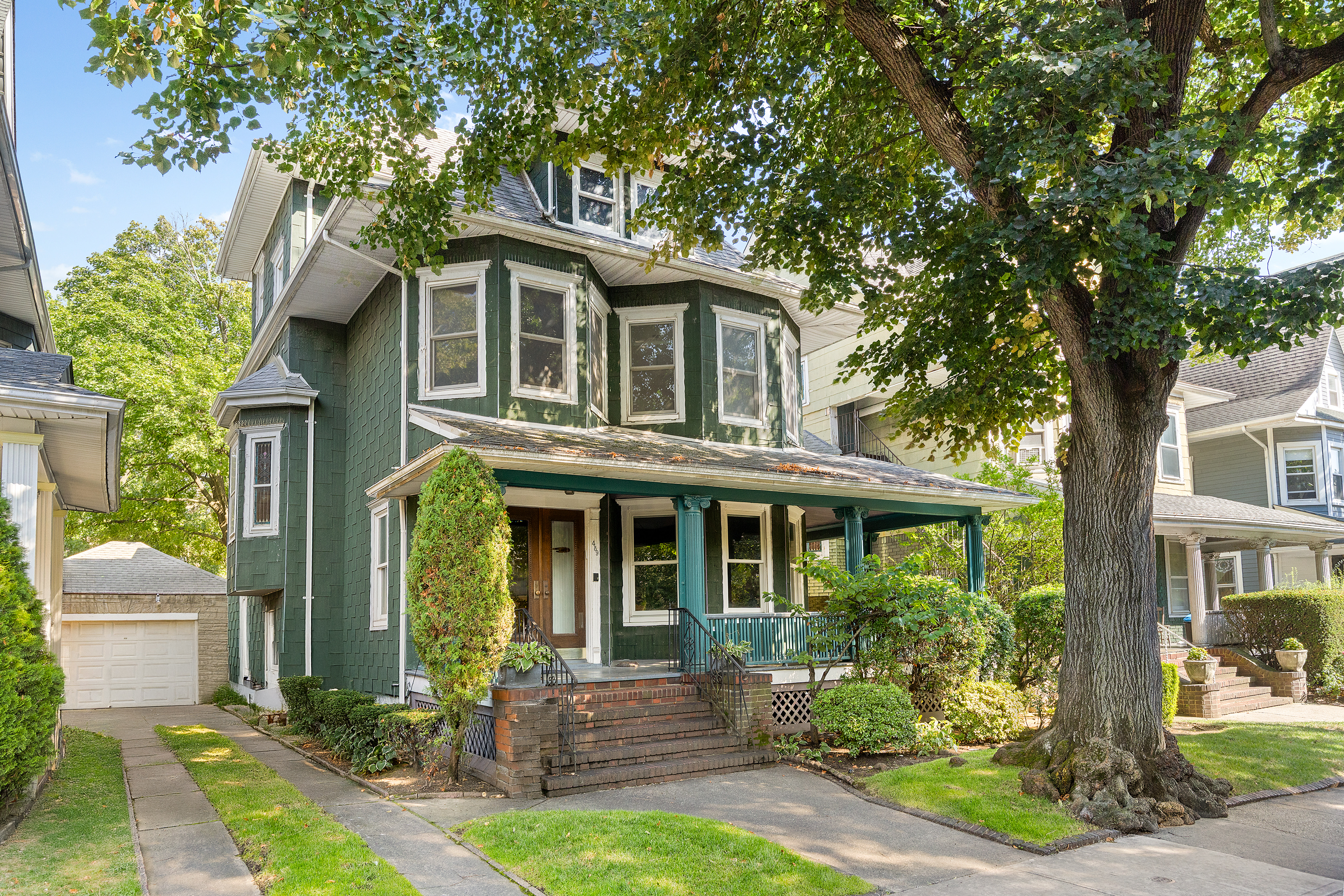 489 Marlborough Road Brooklyn, NY 11226 - Photo 20 of 21 a front view of a house with garden
