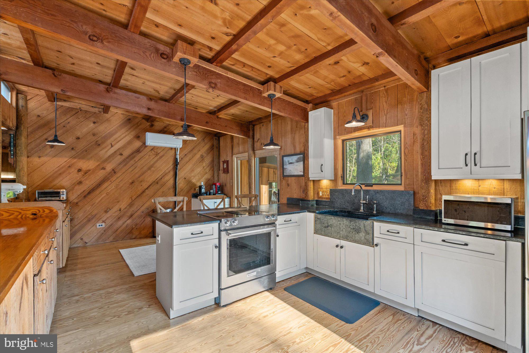 7221 Clifton Road Clifton, VA 20124 - Photo 18 of 47