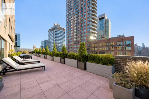 $1,795,000 | 333 East 79th Street, Unit 18N | Upper East Side