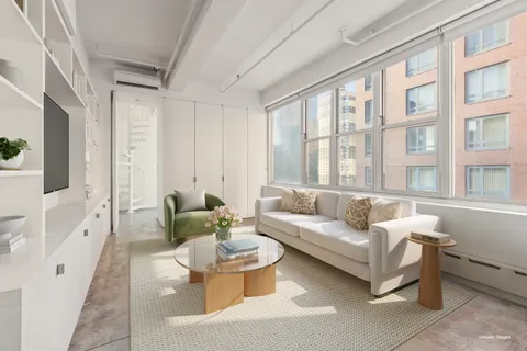 $2,750,000 | 347 West 39th Street, Unit PHNE | Hudson Yards