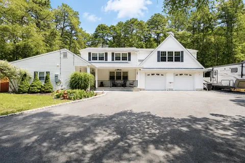 $775,000 | 5 Cedar Falls Drive, Medford, NJ 08055