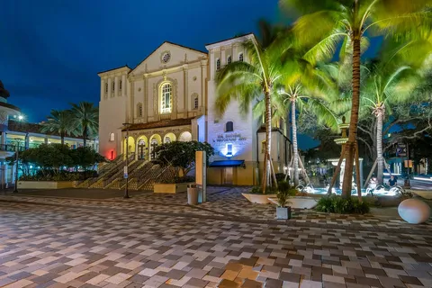 $2,100,000 | 550 Okeechobee Boulevard, Unit LPH23, West Palm Beach, FL 33401