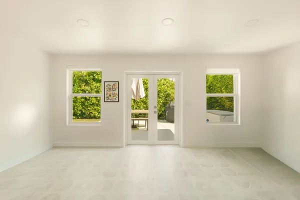 $9,500 | 725 West 51st Street, Miami Beach, FL 33140