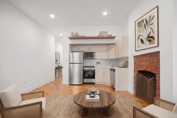 $3,900 | 36 West 35th Street, Unit 2A | Midtown South