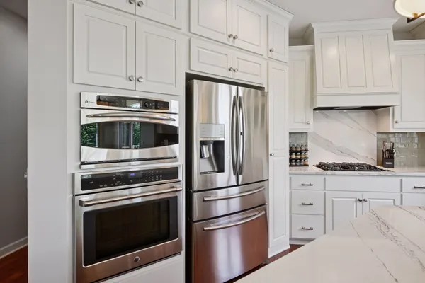 $1,100,000 | 6160 Ithaca Lane North, Plymouth, MN 55446