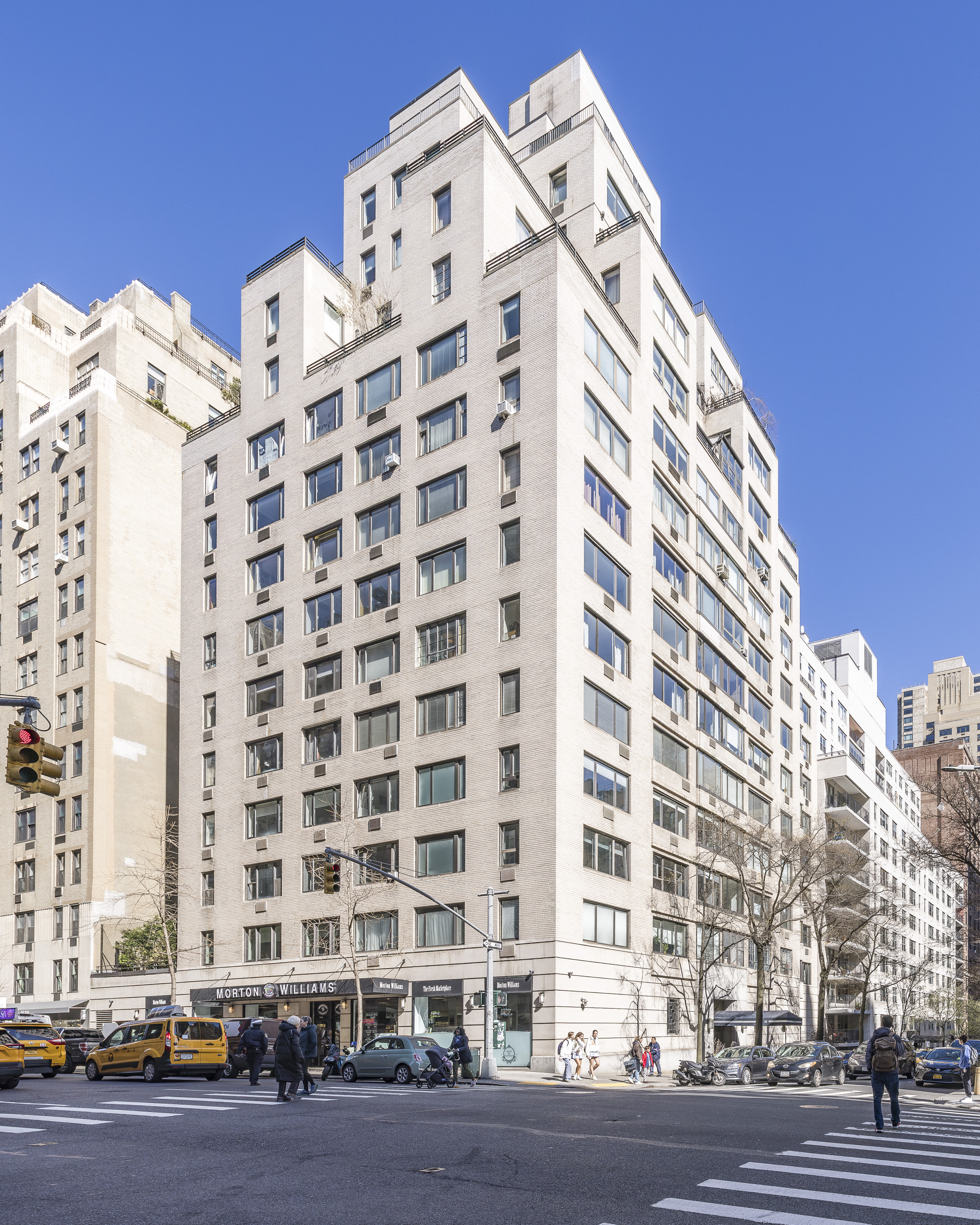 47 East 87th Street, Unit 7A Manhattan, NY 10128 - Photo 21 of 22 a front view of a building