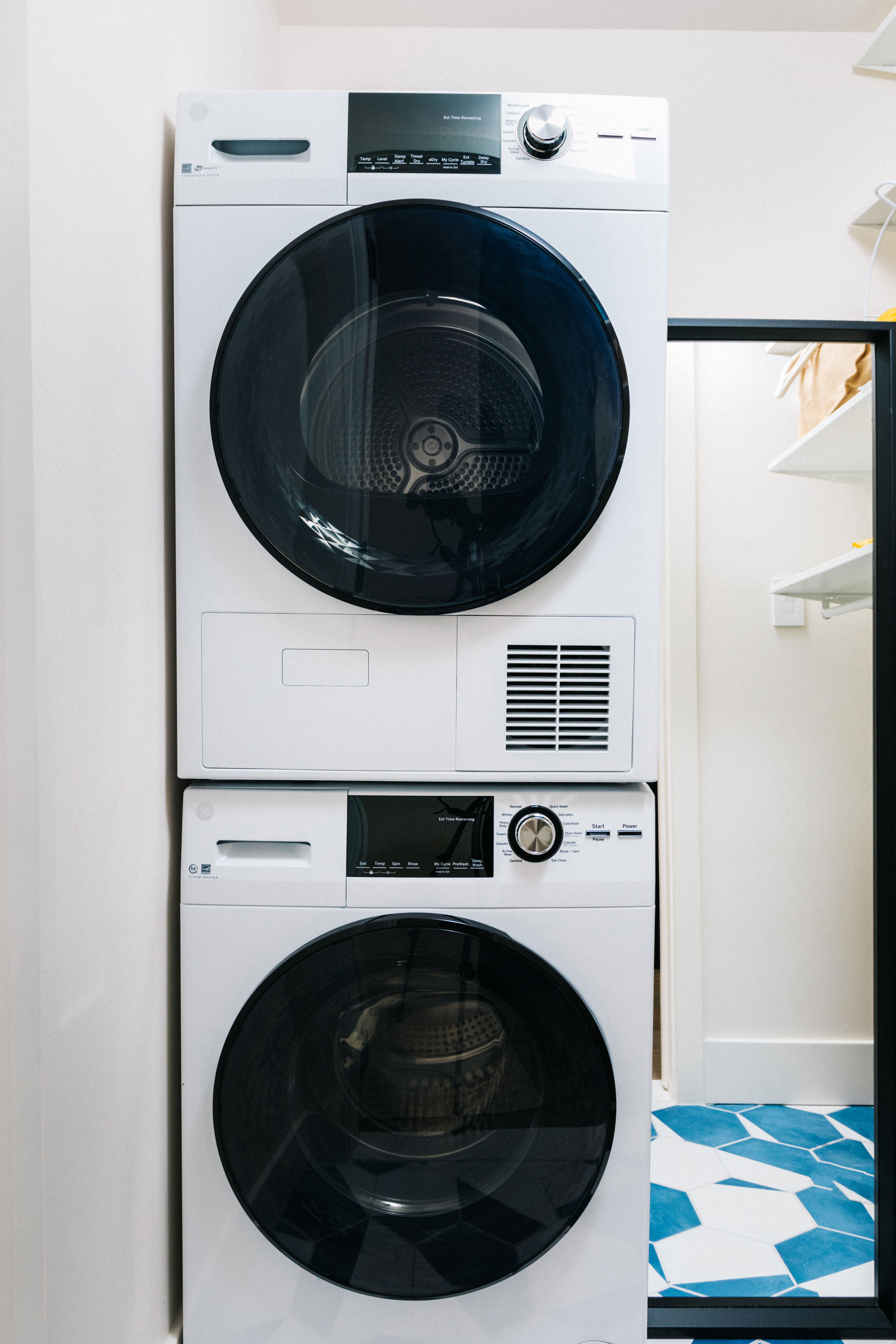 651 Leonard Street, Unit 1A Brooklyn, NY 11222 - Photo 7 of 12 a utility room with dryer and washer