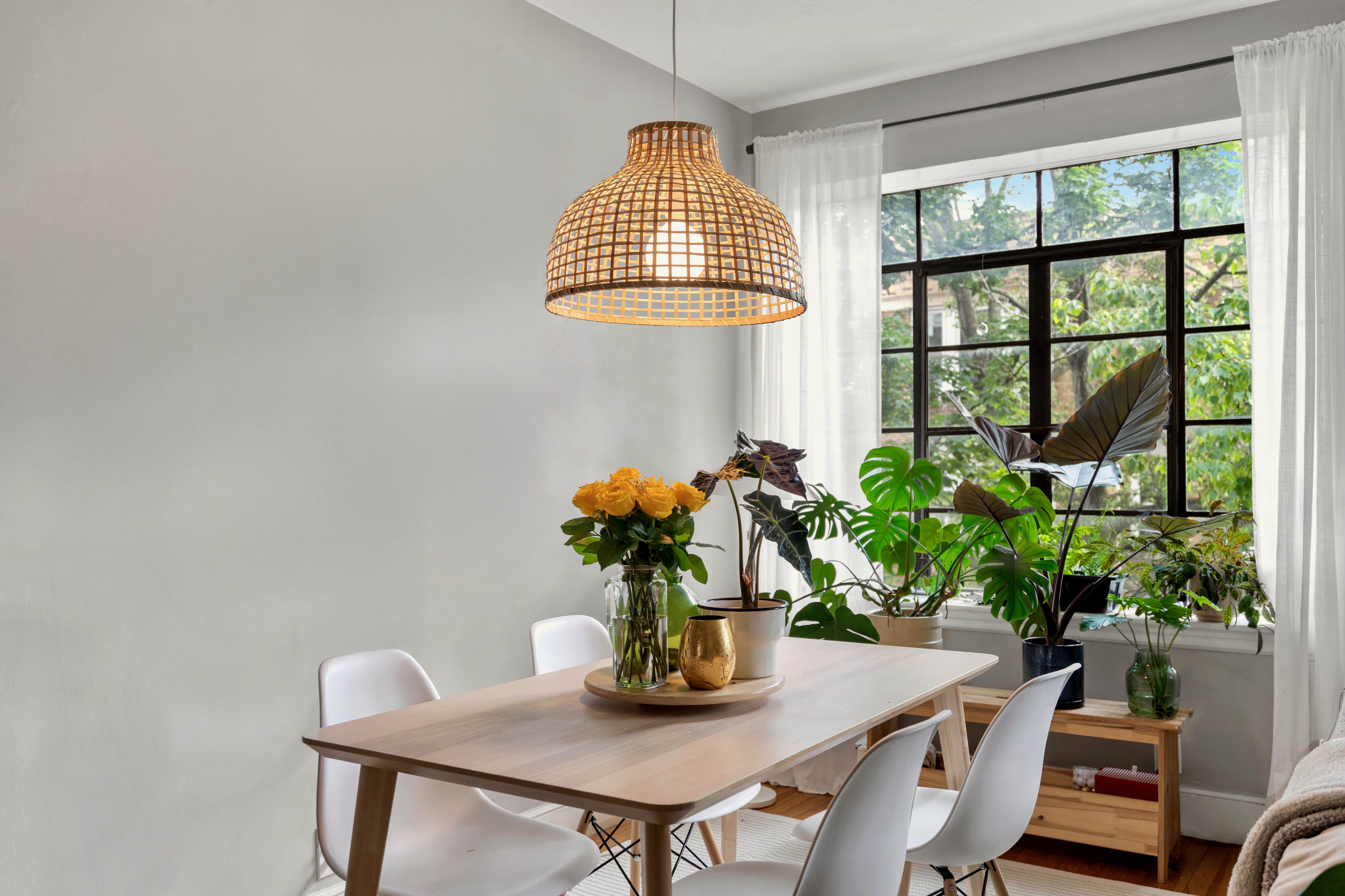 93 Strathmore Road, Unit 8 Brighton, MA 02135 - Photo 2 of 16 a dining room with furniture and a window