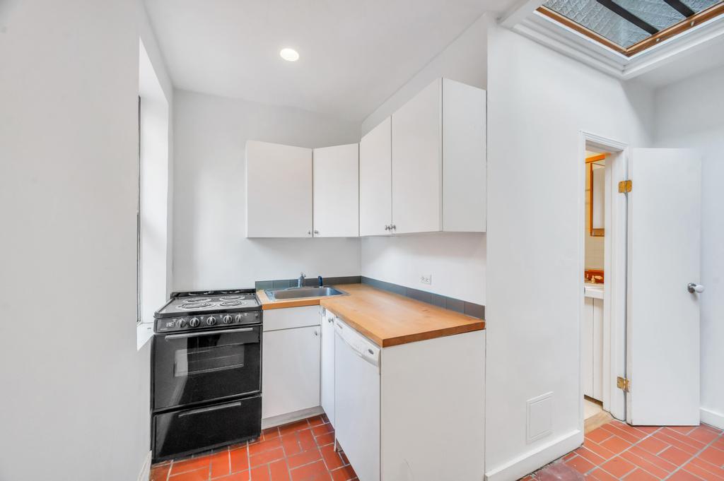 334 East 22nd Street, Unit 1 Manhattan, NY 10010 - Photo 5 of 18