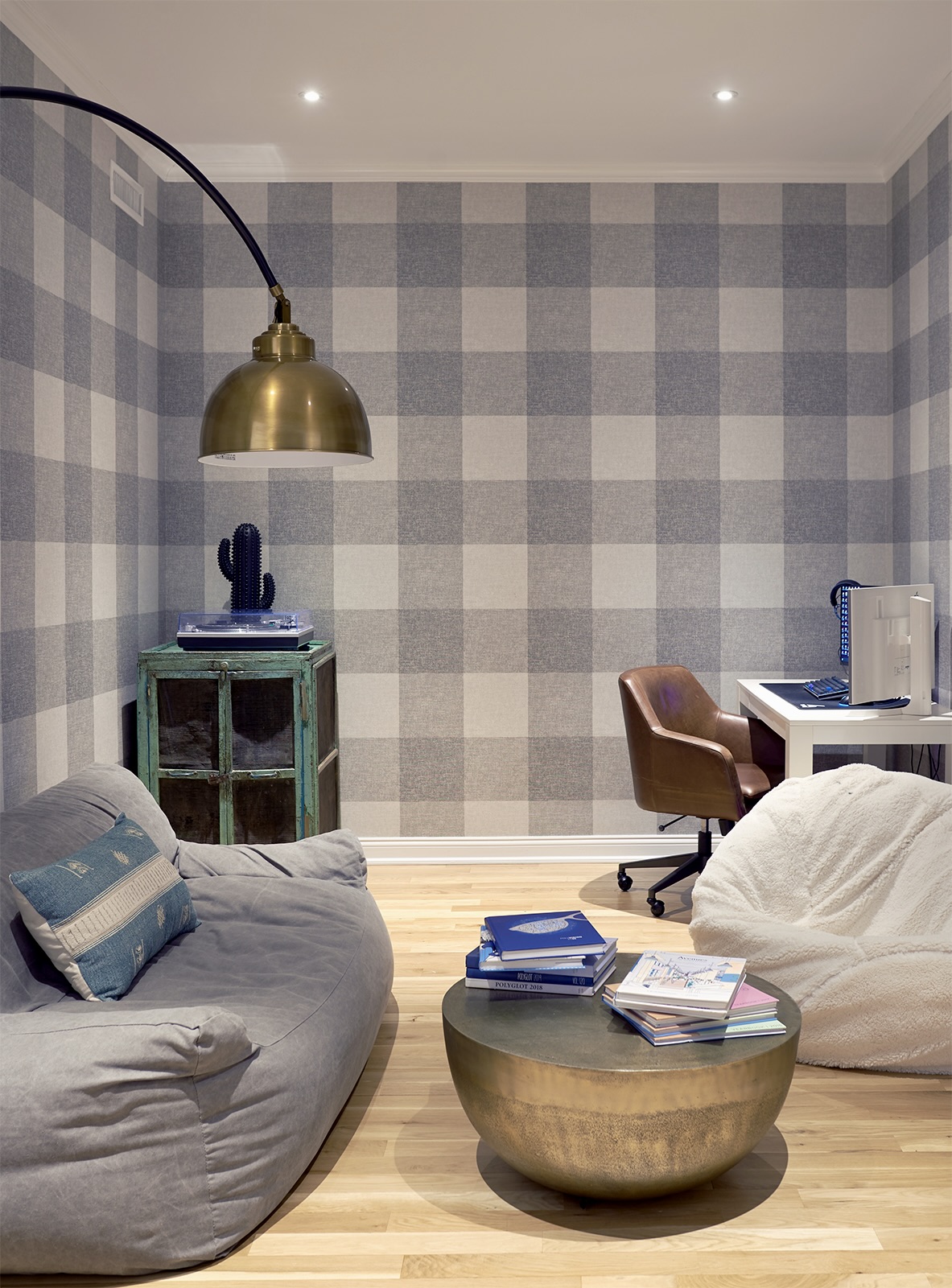 435 Clinton Avenue Brooklyn, NY 11238 - Photo 23 of 27 a living room with furniture