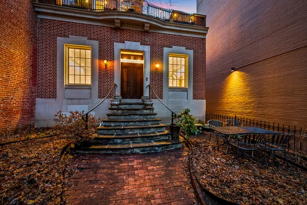 Contact Agent | 16 West Read Street, Baltimore, MD 21201