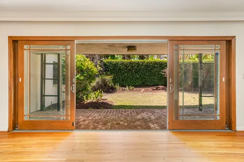 $3,850,000 | 1015 San Vicente Boulevard, Santa Monica, CA 90402