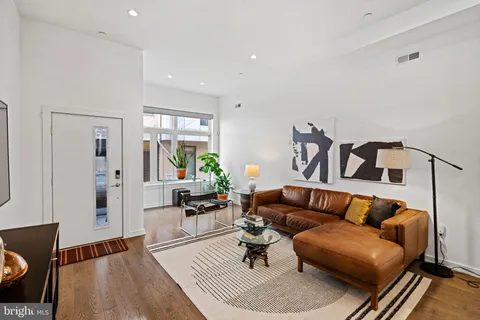 $775,000 | 418 Wallace Street, Philadelphia, PA 19123