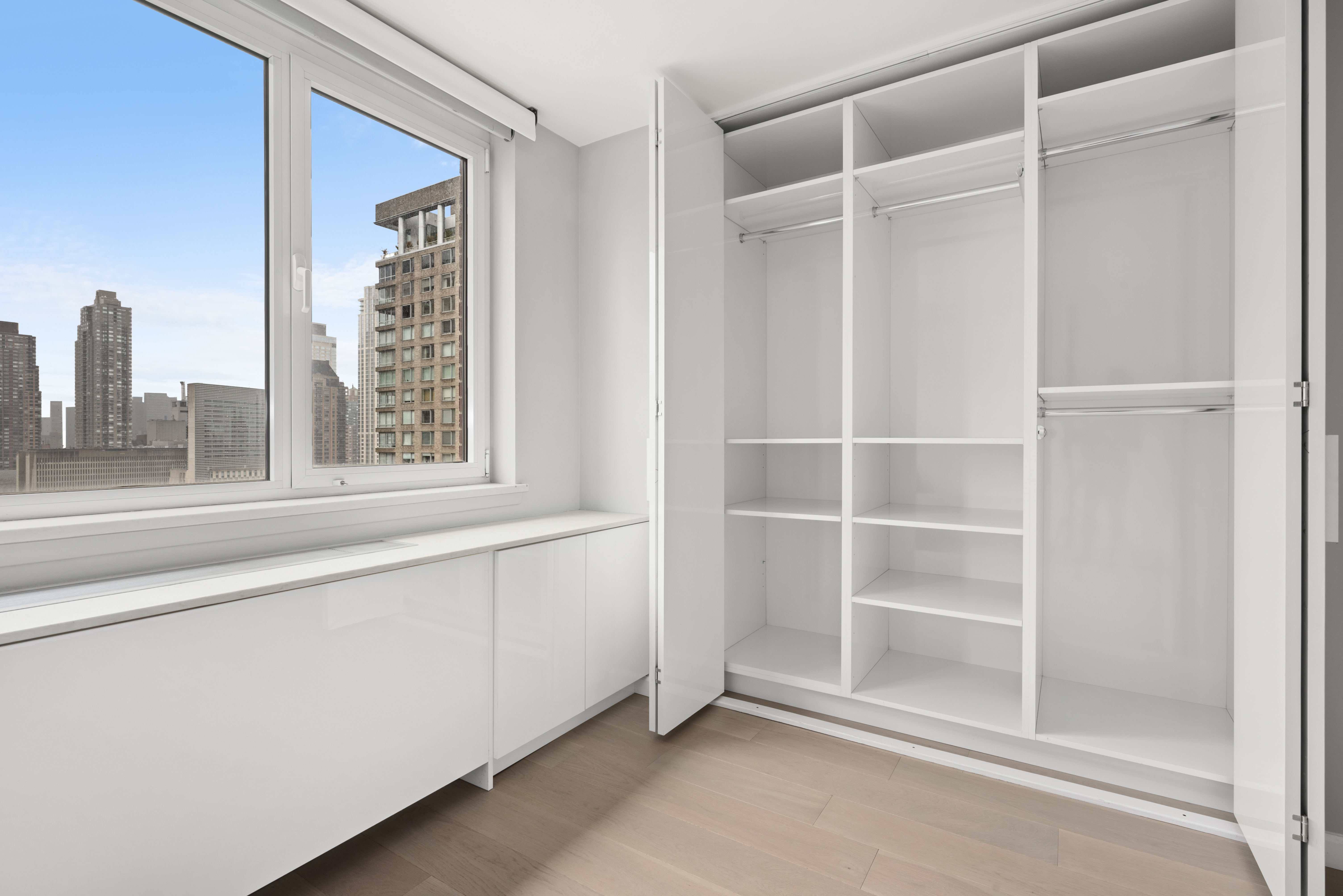 45 West 67th Street, Unit 23C Manhattan, NY 10023 - Photo 8 of 12