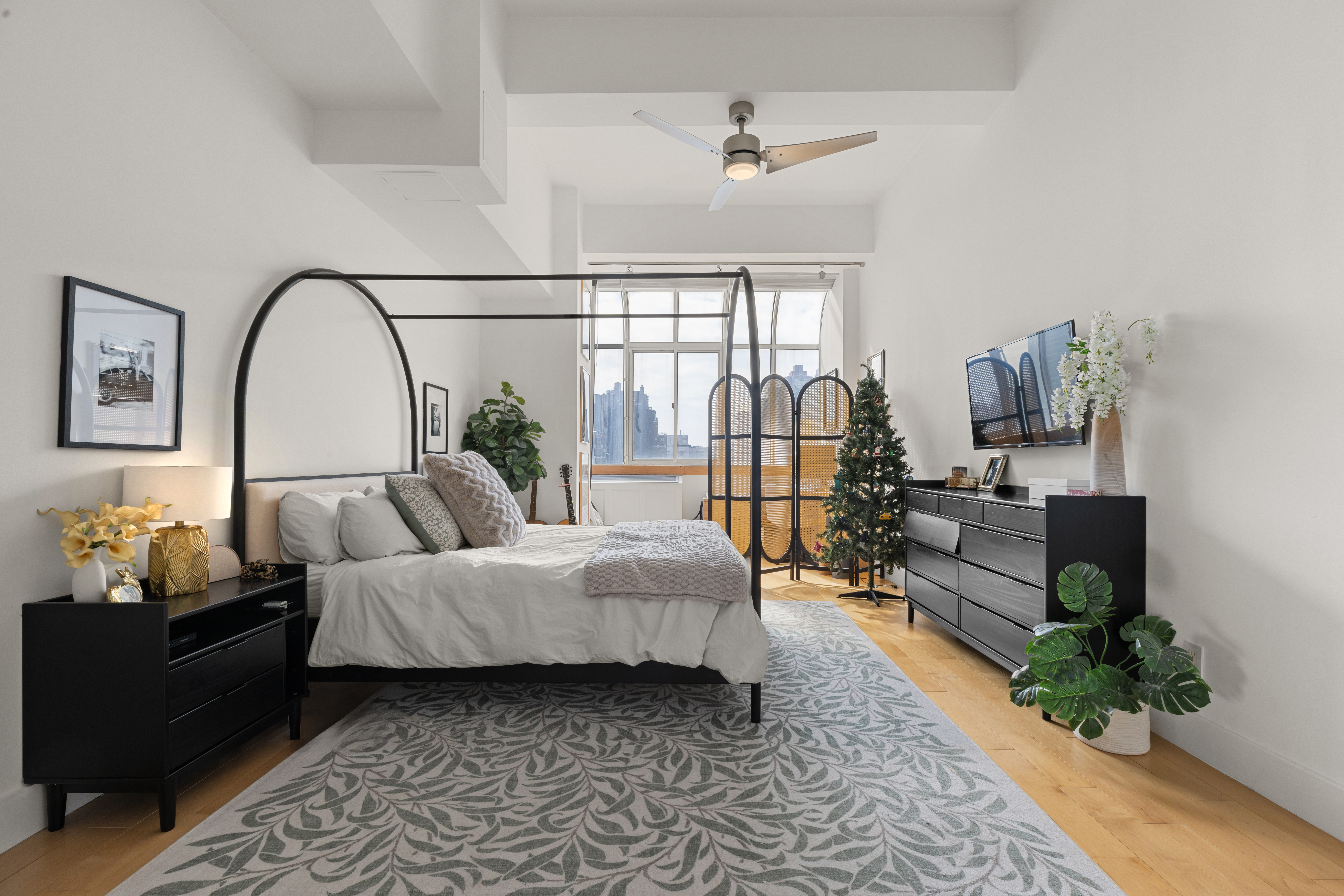 310 East 46th Street, Unit 22U Manhattan, NY 10017 - Photo 4 of 9